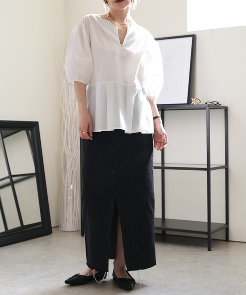 ULEULA(ウルア)の「前後2WAYランタンスリーブブラウス/深Vネックボリュームスリーブブラウス(シャツ/ブラウス・レディース・アイボリー/ブラック/グレイッシュベージュ/チャコールグレー・FREE)」の14枚目の写真