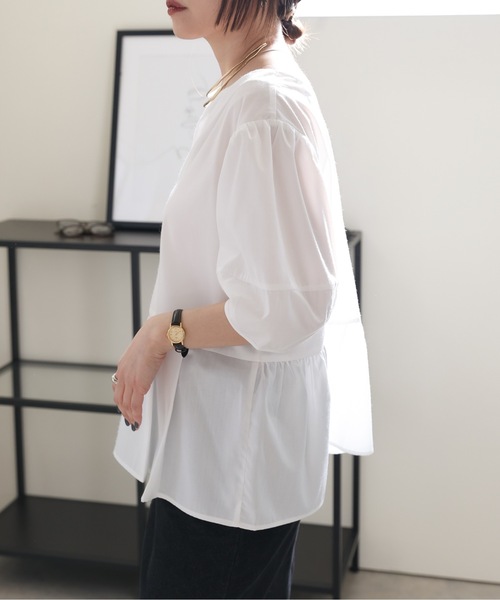 ULEULA(ウルア)の「前後2WAYランタンスリーブブラウス/深Vネックボリュームスリーブブラウス(シャツ/ブラウス・レディース・アイボリー/ブラック/グレイッシュベージュ/チャコールグレー・FREE)」の10枚目の写真