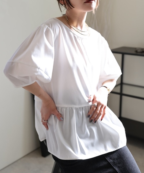 ULEULA(ウルア)の「前後2WAYランタンスリーブブラウス/深Vネックボリュームスリーブブラウス(シャツ/ブラウス・レディース・アイボリー/ブラック/グレイッシュベージュ/チャコールグレー・FREE)」の19枚目の写真