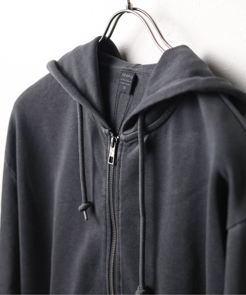 B.I.D.（ビーアイディー）の「《ピグメント加工 裏毛スウェットZIPパーカー（パーカー・メンズ・ブラック/ブルー/サンドベージュ・MEDIUM/LARGE）」の7枚目の写真
