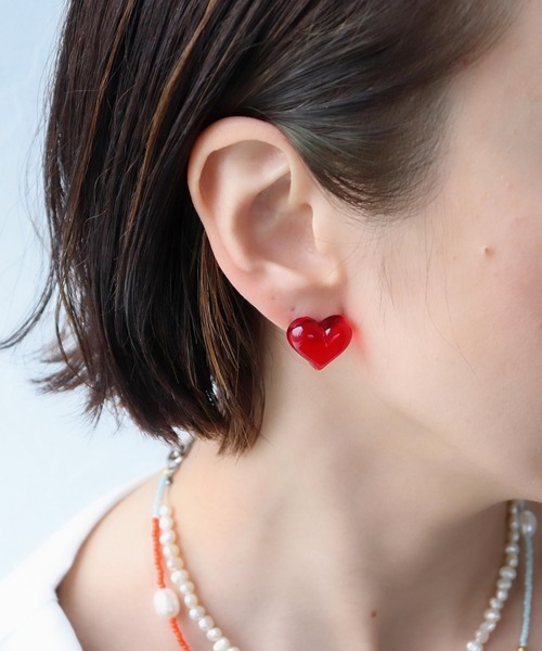 Three Four Time（ｽﾘｰﾌｫｰﾀｲﾑ）の「クリアハート×オーロラキャッチピアス（ピアス（両耳用）・レディース・イエロー/グリーン/レッド・FREE）」の7枚目の写真