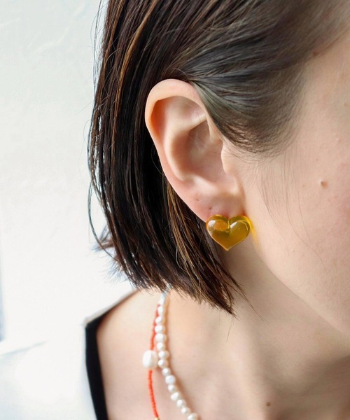 Three Four Time（ｽﾘｰﾌｫｰﾀｲﾑ）の「クリアハート×オーロラキャッチピアス（ピアス（両耳用）・レディース・イエロー/グリーン/レッド・FREE）」の9枚目の写真