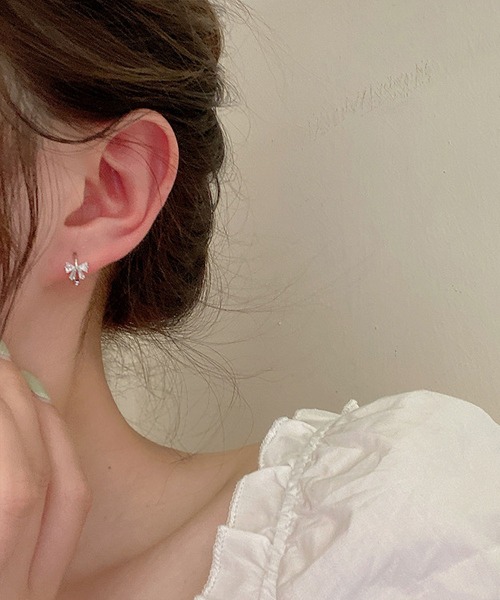 LA VORAGINE(ラ ヴォラジネ)の「アレルギー対応ミニジルコンピアス(ピアス(両耳用)・レディース・シルバー/ブラック・FREE)」の8枚目の写真