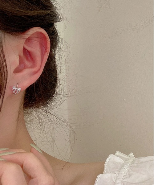 LA VORAGINE(ラ ヴォラジネ)の「アレルギー対応ミニジルコンピアス(ピアス(両耳用)・レディース・シルバー/ブラック・FREE)」の5枚目の写真