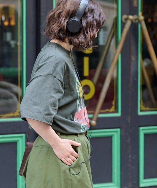 MONO-MART LADY'S(モノマートレディース)の「ヒッピーグラフィックデザイン半袖アソートロックTシャツ(Tシャツ/カットソー・レディース・スミクロ/ブラック系1/アイボリー系1/ブラウン/ブラウン系1/アイボリー/ネイビー・FREE)」の21枚目の写真