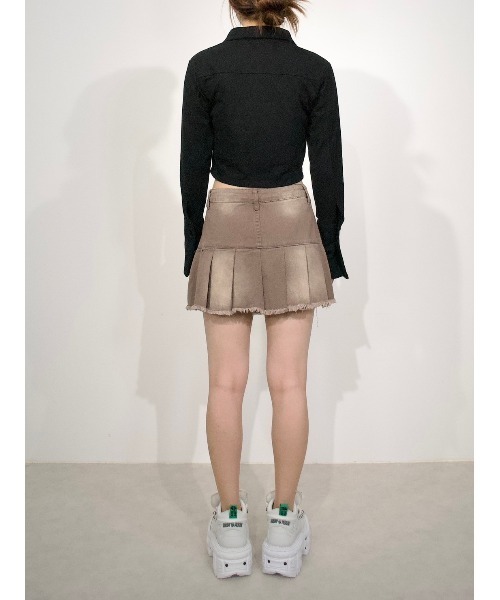 XU(エックスユー)の「ストリートファッション XU エックスユー slit cropped shirt スリット クロップドシャツ コットンシャツ ポケットシャツ 長袖シャツ 長袖トップス 羽織り 韓国ファッション Y2Kファッション(シャツ/ブラウス・レディース・ホワイト/ブラック・ONE SIZE)」の4枚目の写真