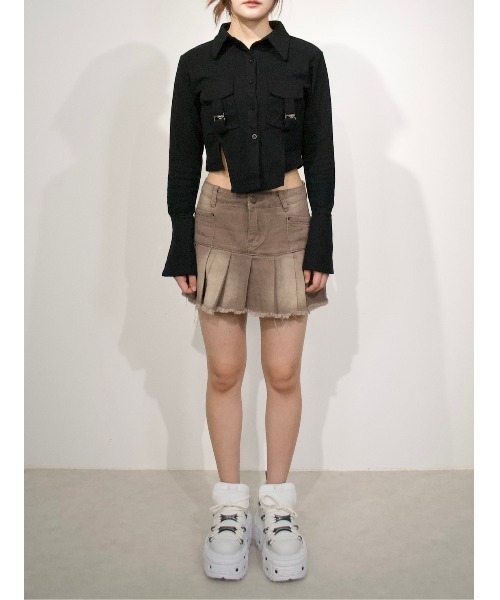 XU(エックスユー)の「ストリートファッション XU エックスユー slit cropped shirt スリット クロップドシャツ コットンシャツ ポケットシャツ 長袖シャツ 長袖トップス 羽織り 韓国ファッション Y2Kファッション(シャツ/ブラウス・レディース・ホワイト/ブラック・ONE SIZE)」の7枚目の写真