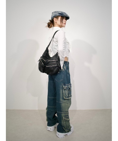 XU(エックスユー)の「ストリートファッション XU エックスユー slit cropped shirt スリット クロップドシャツ コットンシャツ ポケットシャツ 長袖シャツ 長袖トップス 羽織り 韓国ファッション Y2Kファッション(シャツ/ブラウス・レディース・ホワイト/ブラック・ONE SIZE)」の17枚目の写真