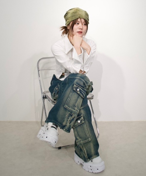 XU(エックスユー)の「ストリートファッション XU エックスユー slit cropped shirt スリット クロップドシャツ コットンシャツ ポケットシャツ 長袖シャツ 長袖トップス 羽織り 韓国ファッション Y2Kファッション(シャツ/ブラウス・レディース・ホワイト/ブラック・ONE SIZE)」の15枚目の写真