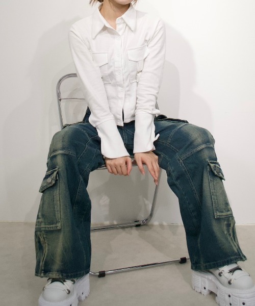 XU(エックスユー)の「ストリートファッション XU エックスユー slit cropped shirt スリット クロップドシャツ コットンシャツ ポケットシャツ 長袖シャツ 長袖トップス 羽織り 韓国ファッション Y2Kファッション(シャツ/ブラウス・レディース・ホワイト/ブラック・ONE SIZE)」の16枚目の写真