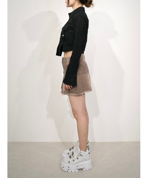 XU(エックスユー)の「ストリートファッション XU エックスユー slit cropped shirt スリット クロップドシャツ コットンシャツ ポケットシャツ 長袖シャツ 長袖トップス 羽織り 韓国ファッション Y2Kファッション(シャツ/ブラウス・レディース・ホワイト/ブラック・ONE SIZE)」の6枚目の写真