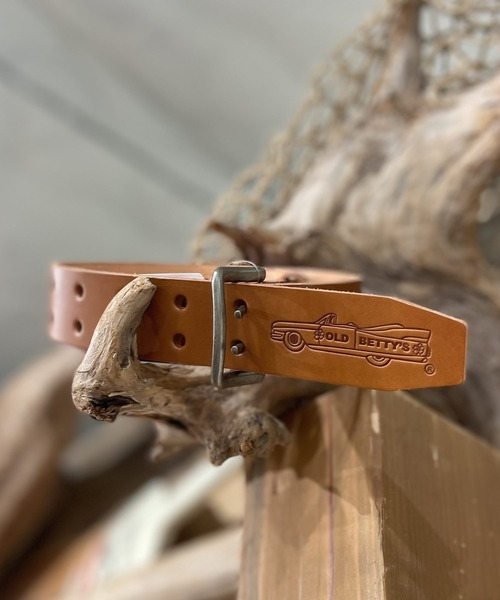 OLD BETTY'S(オールドベティーズ)の「【日本製】オールドベティーズ【OLD BETTY'S】 CADILLAC Leather Belt(ベルト・レディース・ブラック/ブラウン/キャメル・FREE)」の3枚目の写真