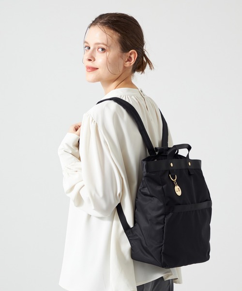 LA BAGAGERIE(ラバガジェリー)の「チャーム付き ナイロンリュック(バックパック/リュック・レディース・ブラック/グレー/ネイビー/ベージュ/ダークグレー・FREE)」の15枚目の写真