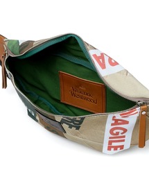 Vivienne Westwood　ヴィヴィアン　ウエスト　ポーチ　ボディ　バッ Vivienne Westwood 並行輸入 ヴィヴィアン ウエストウッド