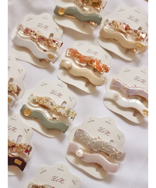 tone(トーン)の「【YM】うねうねクリップ(MA)(バレッタ/ヘアクリップ・レディース・ホワイト/ピンク/ボルドー/ベージュ/イエロー/オレンジ/ゴールド/グレー/ダークグリーン/グレイッシュベージュ・FREE)」の12枚目の写真