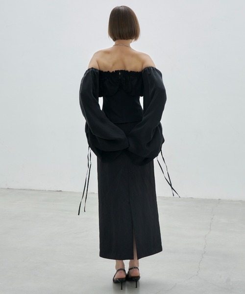 JOSE MOON（ジョゼムーン）の「CUPLA OFF SHOULDER/キュプラオフショルダー（シャツ/ブラウス・レディース・ホワイト/ブラック・FREE）」の4枚目の写真