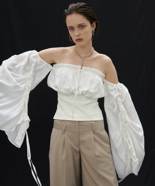 JOSE MOON（ジョゼムーン）の「CUPLA OFF SHOULDER/キュプラオフショルダー（シャツ/ブラウス・レディース・ホワイト/ブラック・FREE）」の18枚目の写真