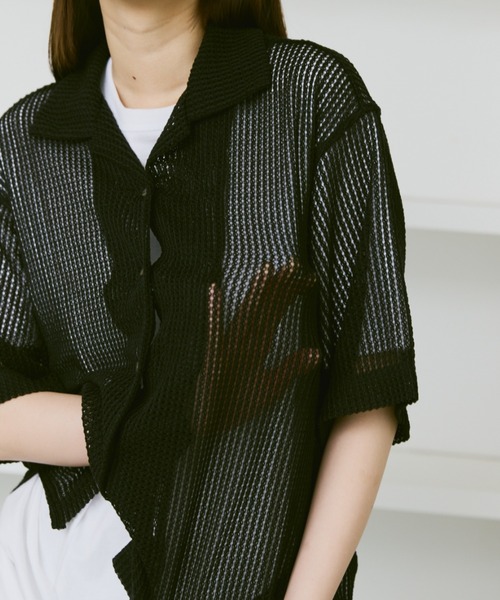 flaner（フラネ）の「Loose open collar mesh shirt / ルーズオープンカラーメッシュシャツ（シャツ/ブラウス・レディース・アイボリー/ブラック・MEDIUM/LARGE）」の2枚目の写真