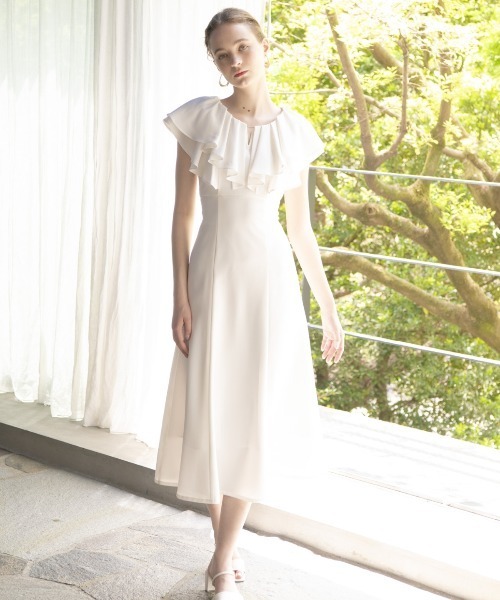 【新品未使用】アンドクチュール ラッフルフリルノースリワンピース AND COUTURE（アンドクチュール）の「ラッフルフリルノースリ