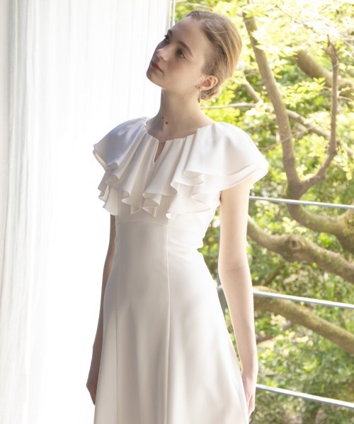 【新品未使用】アンドクチュール ラッフルフリルノースリワンピース AND COUTURE（アンドクチュール）の「ラッフルフリルノースリ