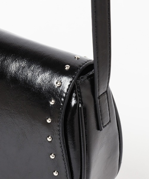 LOWRYS FARM（ローリーズファーム）の「スタッズフラップショルダー 132705（ショルダーバッグ・レディース・ブラック/ブラウン・FREE）」の12枚目の写真