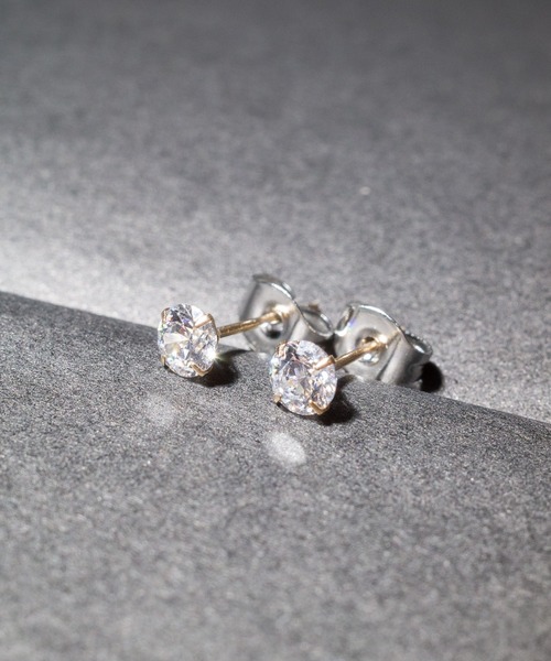 Pledge(プレッジ)の「/Pledge/K10/Swarovski Crystals ピアス(2SET)(ピアス(両耳用)・レディース・ホワイト/ブラック/ブラック系その他/ブルー・FREE)」の2枚目の写真