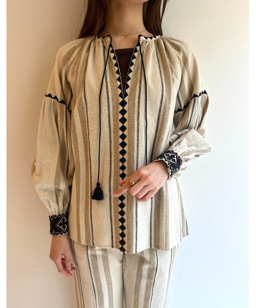 C.SILK STRIPE EMB TOP