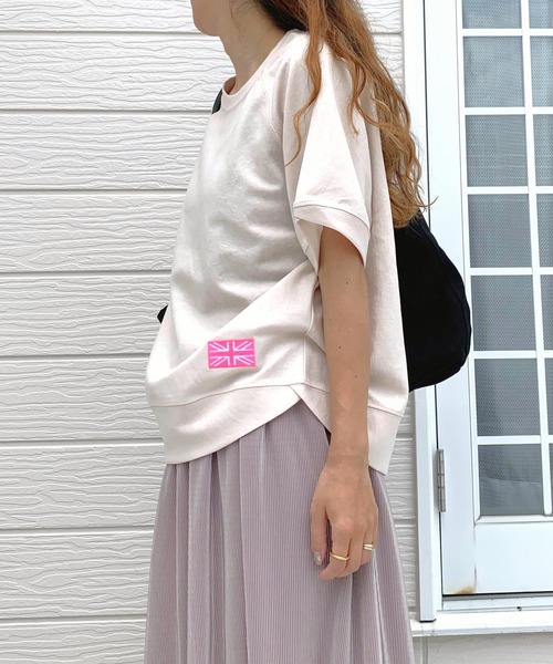 Q(キュー)の「ワッペン付き半袖スウェット(スウェット・レディース・ブラック/グリーン/ベージュ・MEDIUM)」の16枚目の写真