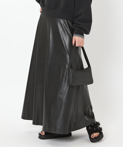 AP STUDIO（エーピーストゥディオ）の「フェイクレザースカート（スカート・レディース・ブラック・34/36/38/40）」の16枚目の写真