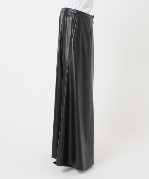 【新品・未使用】AP STUDIO アパルトモン レザー スカート AP STUDIO（エーピーストゥディオ）の「フェイクレザースカート