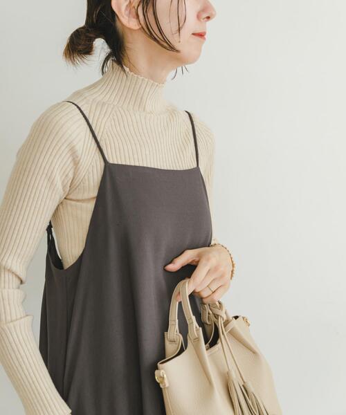 ITEMS URBANRESEARCH（アイテムズ アーバンリサーチ）の「モチモチハイネックリブニット（ニット/セーター・レディース・ブルー/チャコールグレー/ブラック/アイボリー/レッド/ピンク・FREE）」の7枚目の写真