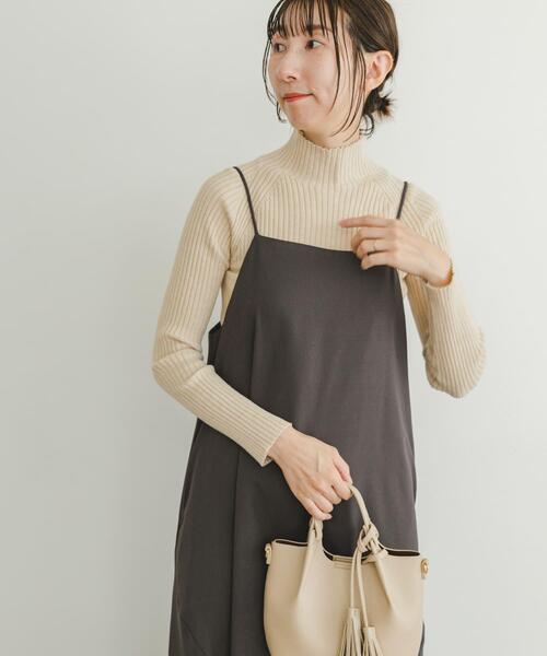 ITEMS URBANRESEARCH（アイテムズ アーバンリサーチ）の「モチモチハイネックリブニット（ニット/セーター・レディース・ブルー/チャコールグレー/ブラック/アイボリー/レッド/ピンク・FREE）」の9枚目の写真