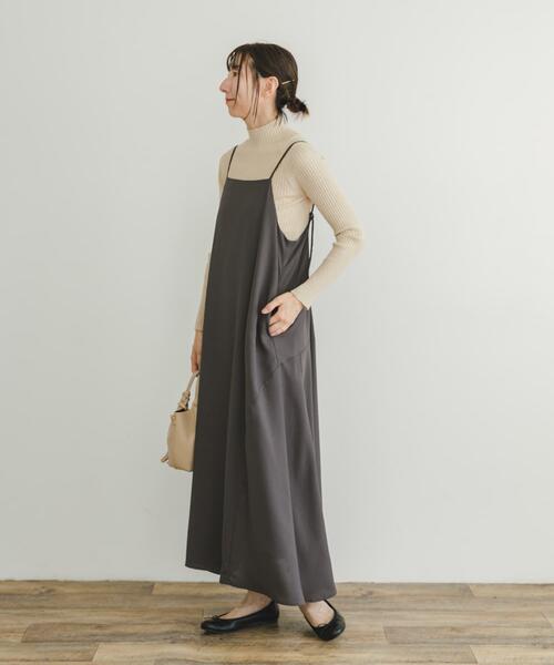 ITEMS URBANRESEARCH（アイテムズ アーバンリサーチ）の「モチモチハイネックリブニット（ニット/セーター・レディース・ブルー/チャコールグレー/ブラック/アイボリー/レッド/ピンク・FREE）」の12枚目の写真