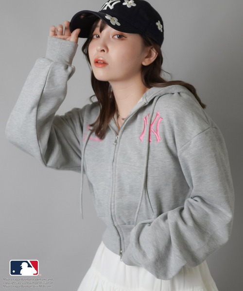 MLB（メジャーリーグベースボール）の「【MLB/メジャーリーグベースボール】ショートジップパーカー ジップアップパーカー（パーカー・レディース・オートミール/ネイビー/オフホワイト/杢グレー/ブラック・ONESIZE）」の22枚目の写真