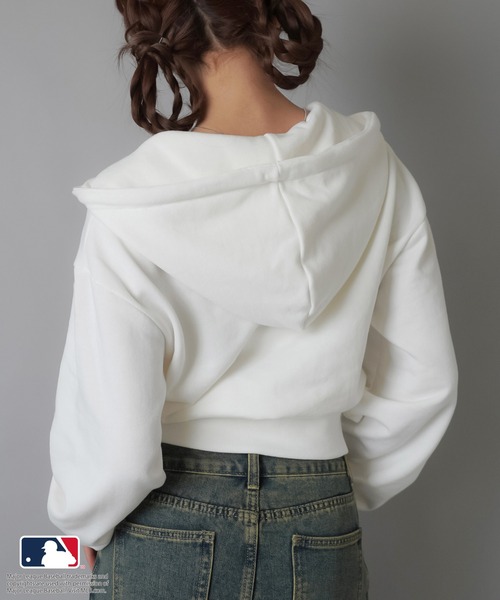 MLB（メジャーリーグベースボール）の「【MLB/メジャーリーグベースボール】ショートジップパーカー ジップアップパーカー（パーカー・レディース・オートミール/ネイビー/オフホワイト/杢グレー/ブラック・ONESIZE）」の17枚目の写真