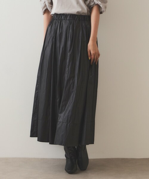 OPAQUE.CLIP(オペークドットクリップ)の「◆レザーライク イージーギャザースカート【洗濯機洗い可】(スカート・レディース・ダークオリーブ/ブラック・36/38)」の7枚目の写真