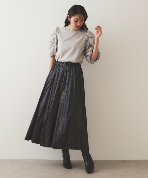 OPAQUE.CLIP(オペークドットクリップ)の「◆レザーライク イージーギャザースカート【洗濯機洗い可】(スカート・レディース・ダークオリーブ/ブラック・36/38)」の8枚目の写真