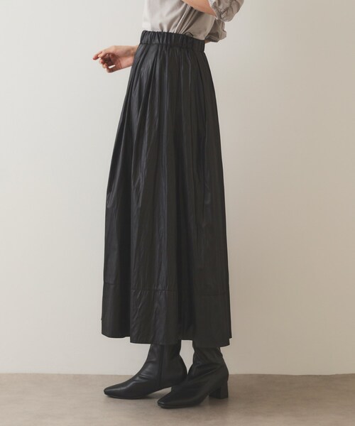 OPAQUE.CLIP(オペークドットクリップ)の「◆レザーライク イージーギャザースカート【洗濯機洗い可】(スカート・レディース・ダークオリーブ/ブラック・36/38)」の12枚目の写真