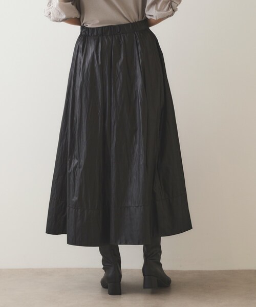 OPAQUE.CLIP(オペークドットクリップ)の「◆レザーライク イージーギャザースカート【洗濯機洗い可】(スカート・レディース・ダークオリーブ/ブラック・36/38)」の13枚目の写真