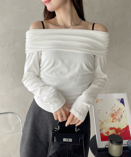 Ada.(エイダ)の「ドレープデザイン オフショル カットソー(Tシャツ/カットソー・レディース・ブラック/ホワイト/グレー・FREE)」の12枚目の写真