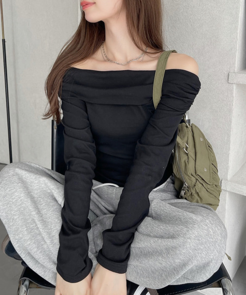 Ada.(エイダ)の「ドレープデザイン オフショル カットソー(Tシャツ/カットソー・レディース・ブラック/ホワイト/グレー・FREE)」の14枚目の写真