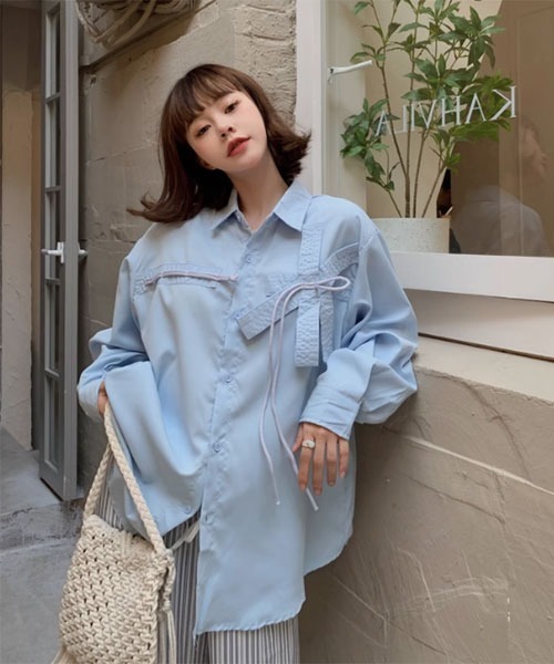 i-dare(アイディア)の「【i-dare】韓国風 オーバーサイズ ブラウス シャツ(シャツ/ブラウス・レディース・ホワイト/ブルー・FREE)」の2枚目の写真