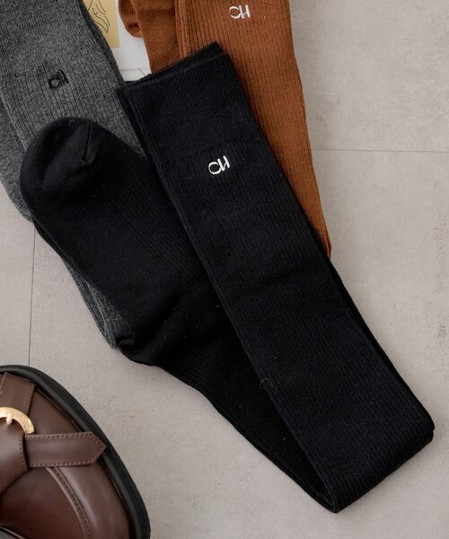 Chico（チコ）の「ロゴ刺繍ニーハイソックス（ソックス/靴下・レディース・ブラウン/ブラック/グレー・FREE）」の2枚目の写真