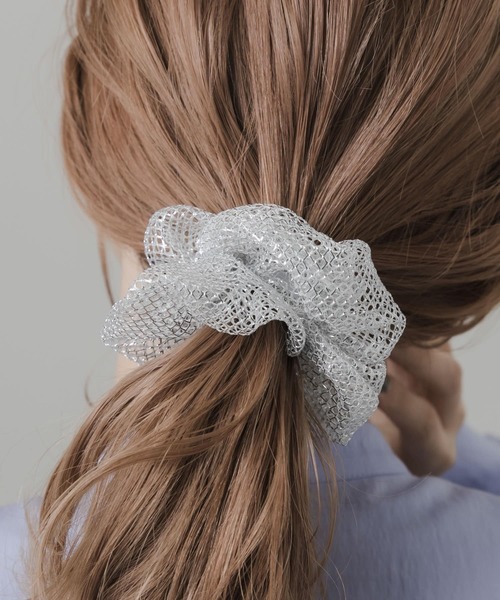 SMELLY（スメリー）の「メッシュラメシュシュ（シュシュ・レディース・シルバー・-）」の2枚目の写真