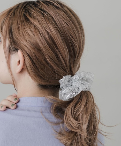 SMELLY（スメリー）の「メッシュラメシュシュ（シュシュ・レディース・シルバー・-）」の3枚目の写真