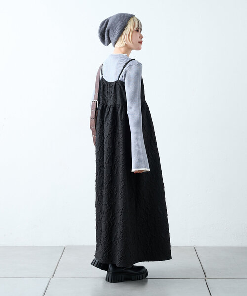 w closet(ダブルクローゼット)の「リボン刺繍リブニット(ニット/セーター・レディース・ブルー/オフホワイト/ブラック/ホワイト系その他・FREE)」の12枚目の写真