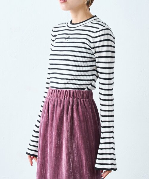 w closet(ダブルクローゼット)の「リボン刺繍リブニット(ニット/セーター・レディース・ブルー/オフホワイト/ブラック/ホワイト系その他・FREE)」の10枚目の写真