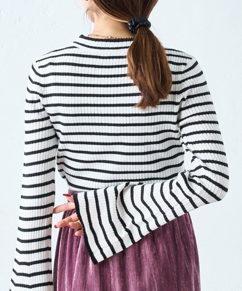 w closet(ダブルクローゼット)の「リボン刺繍リブニット(ニット/セーター・レディース・ブルー/オフホワイト/ブラック/ホワイト系その他・FREE)」の8枚目の写真