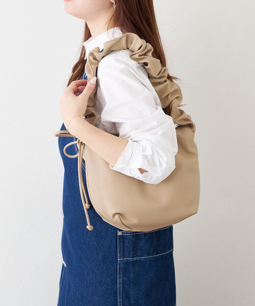 BIRTHDAY BAR（バースデイバー）の「フェイクレザーショルダー シャーリングミニバッグ（トートバッグ・レディース・アイボリー/ブルー/ブラック/ベージュ・0）」の21枚目の写真