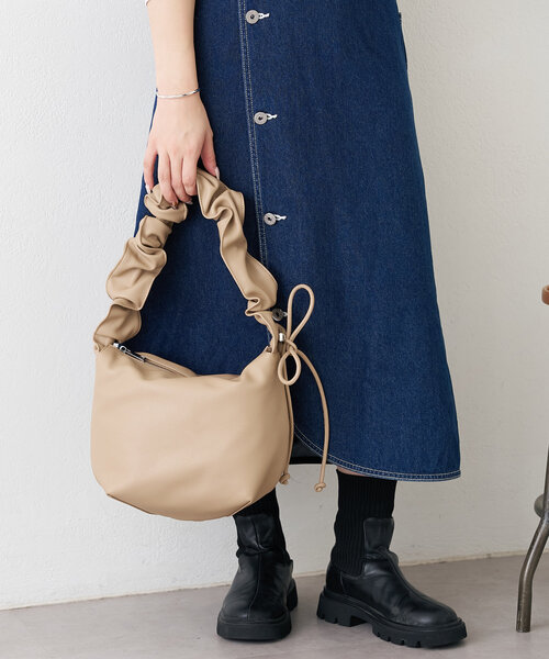 BIRTHDAY BAR（バースデイバー）の「フェイクレザーショルダー シャーリングミニバッグ（トートバッグ・レディース・アイボリー/ブルー/ブラック/ベージュ・0）」の22枚目の写真